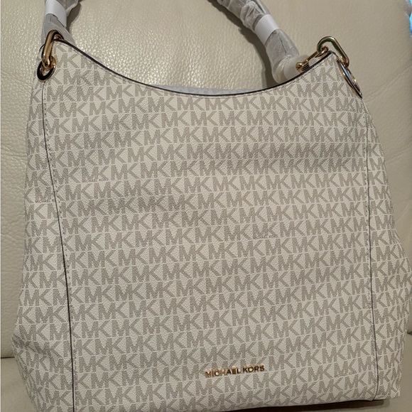 Michael Kors Fulton handbag. Large charm shoulder tote.  Vanilla. - Picture 2 of 16